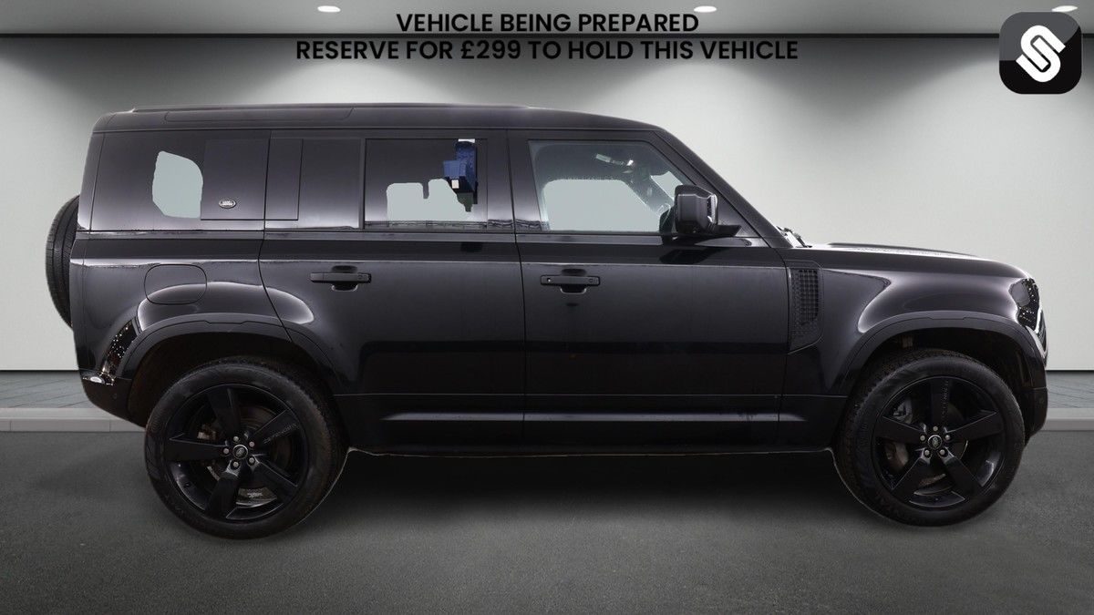 Land Rover Defender 110 Image 5