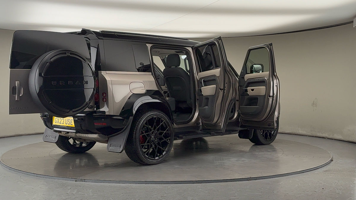 More views of Land Rover Defender 110