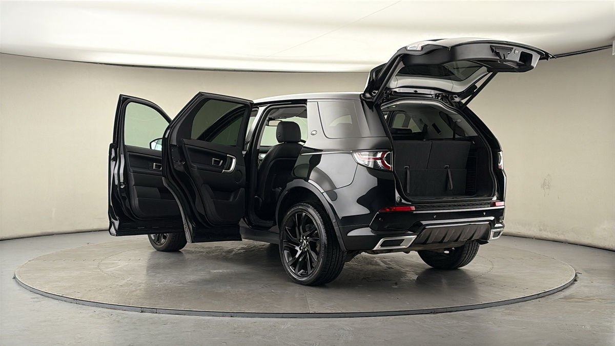 Land Rover Discovery Sport Image 23
