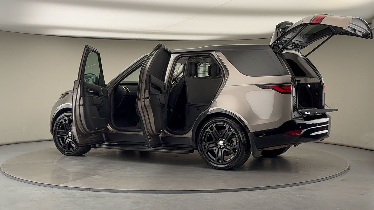 More views of Land Rover Discovery