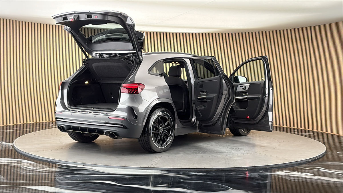 More views of Mercedes-Benz GLA