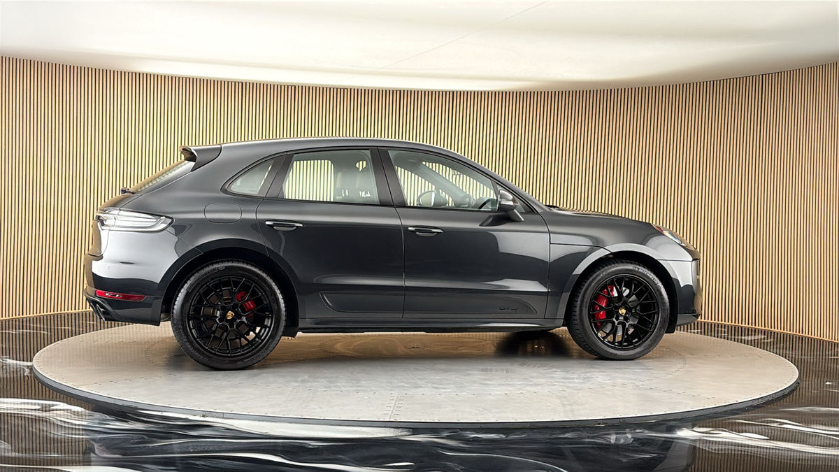 More views of Porsche Macan