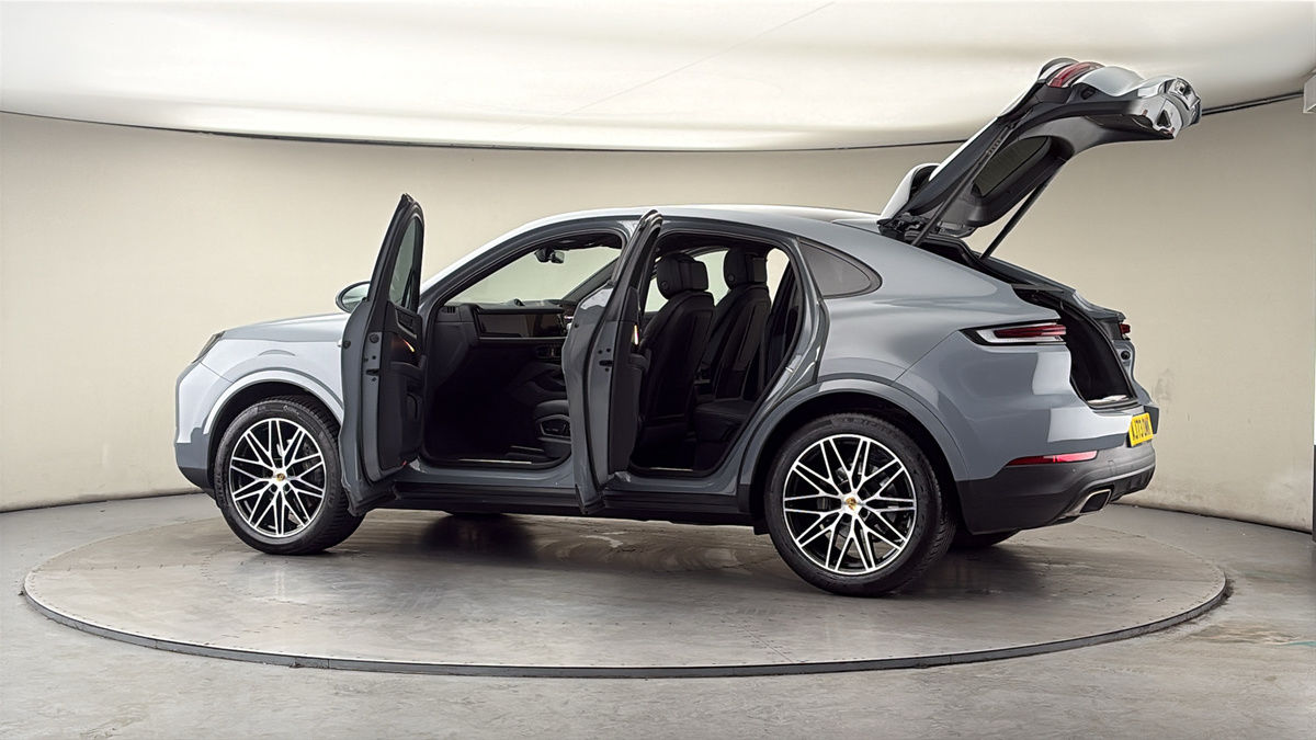 More views of Porsche Cayenne