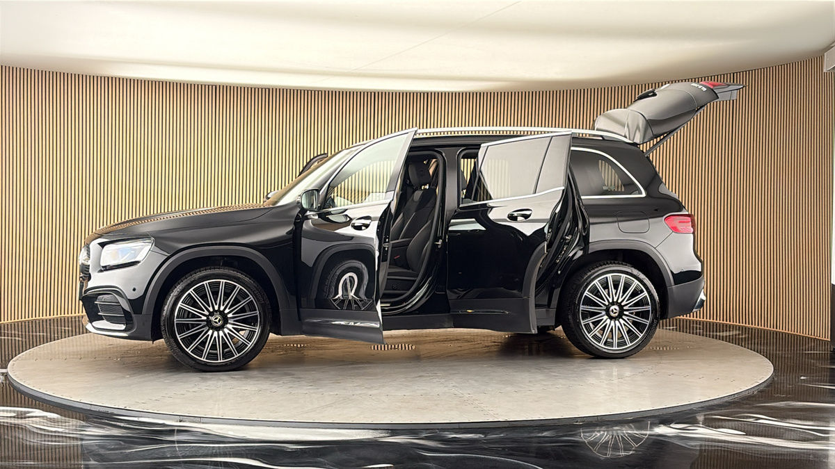 More views of Mercedes-Benz GLB