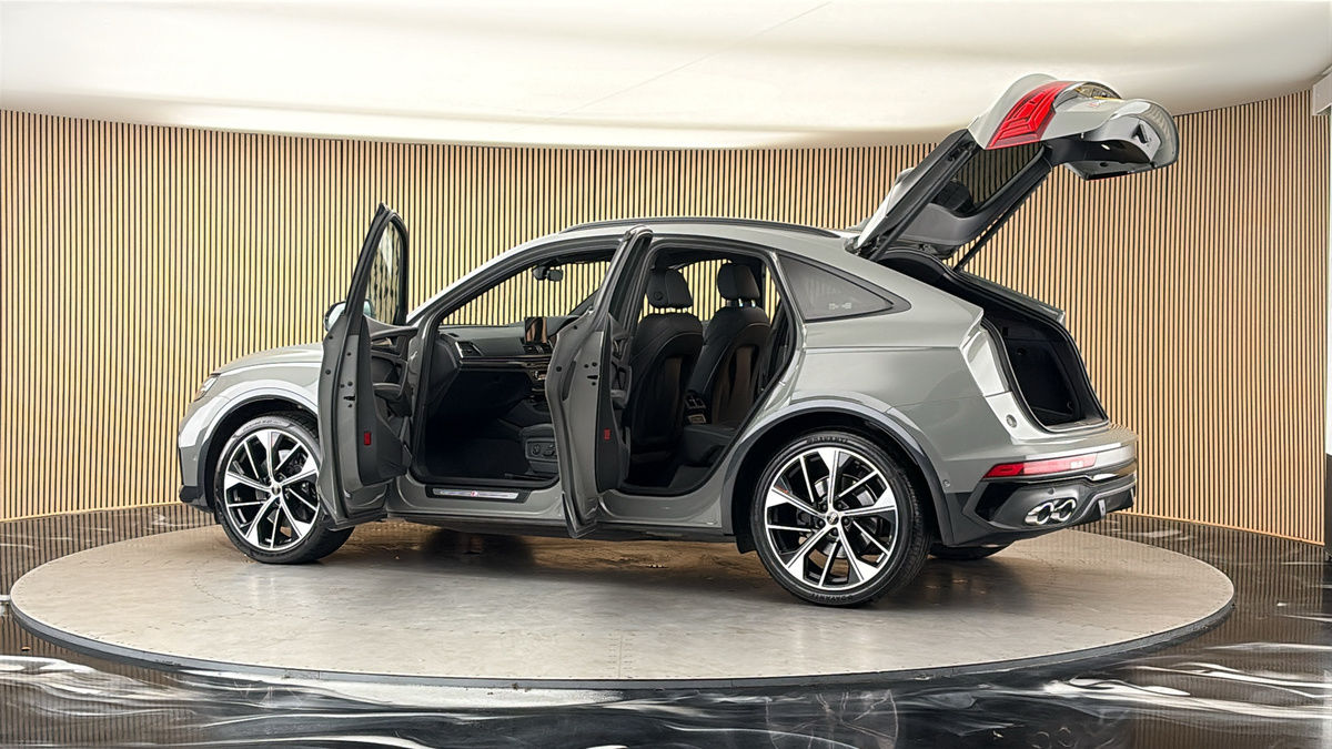 More views of Audi SQ5
