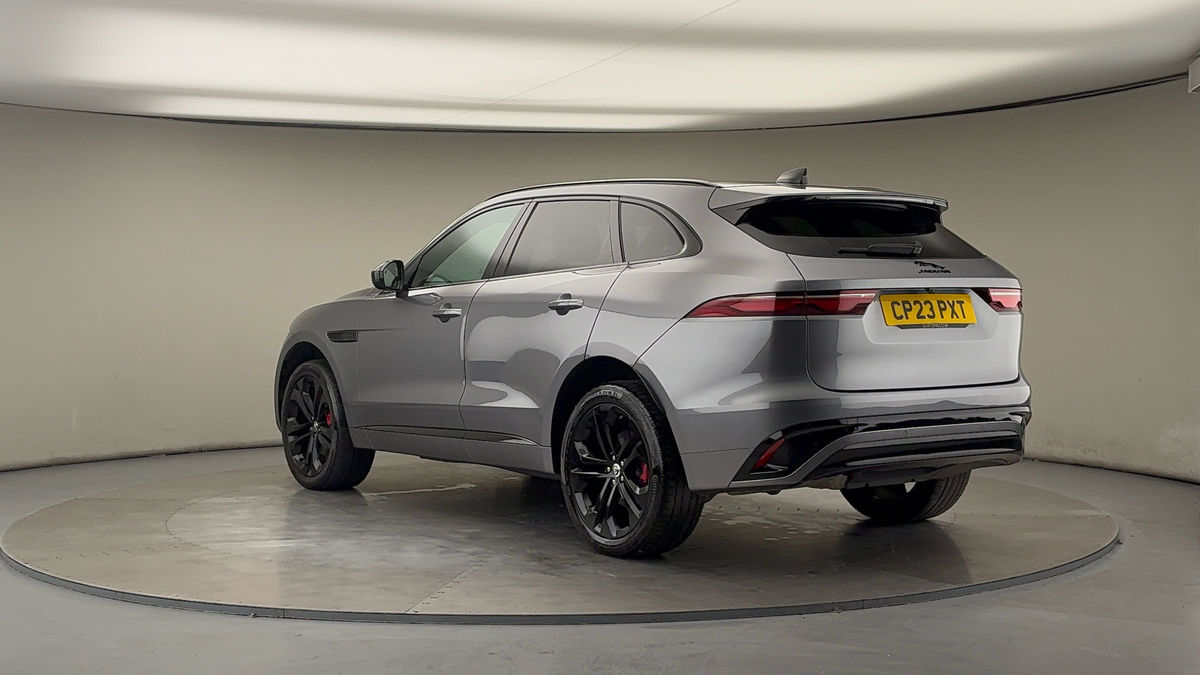 Jaguar F-PACE Image 2
