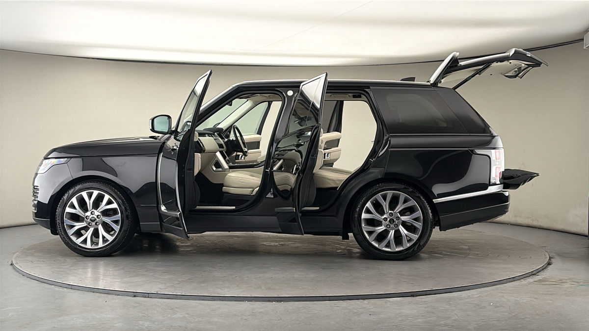 More views of Land Rover Range Rover