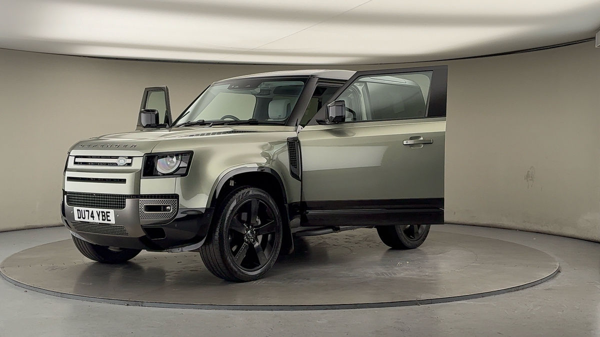 More views of Land Rover Defender 90