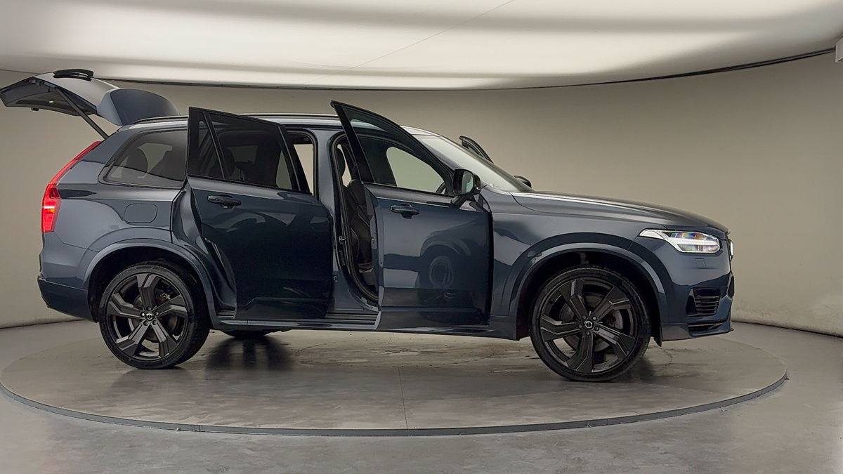 More views of Volvo XC90