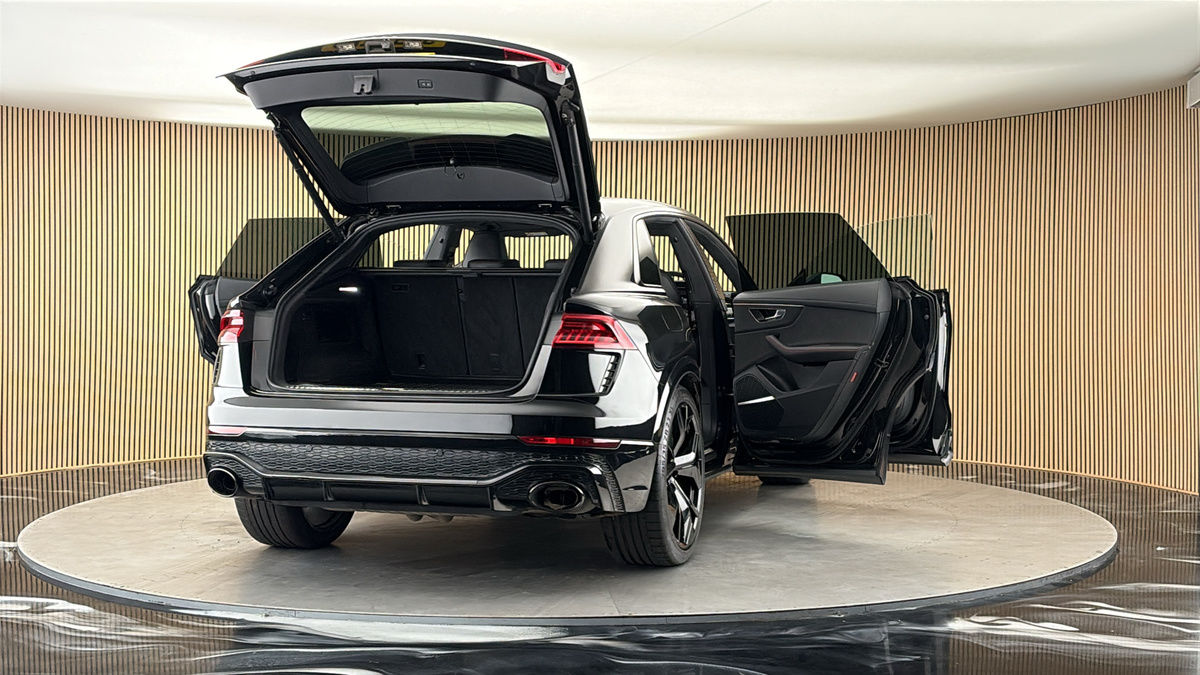 More views of Audi RSQ8