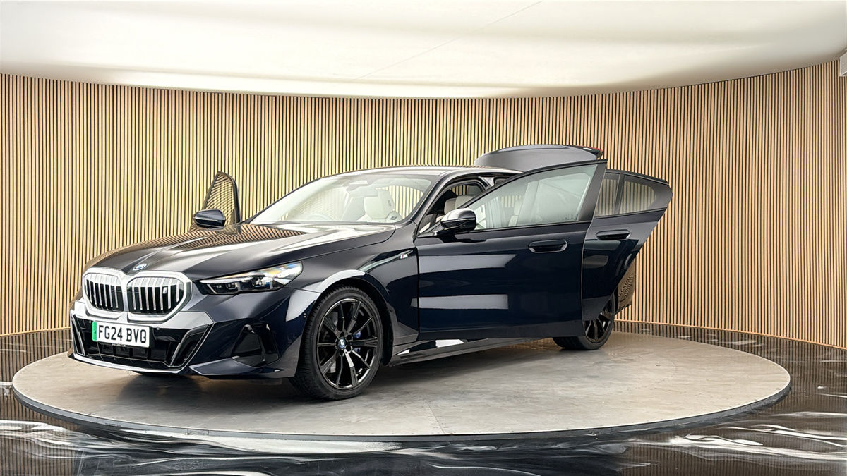 More views of BMW i5