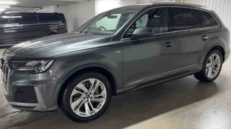 More views of Audi Q7