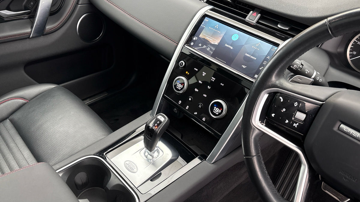 Land Rover Discovery Sport Image 18