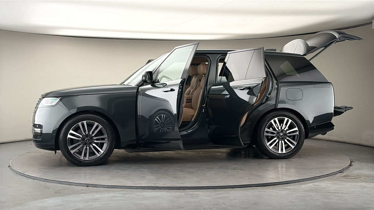 More views of Land Rover Range Rover