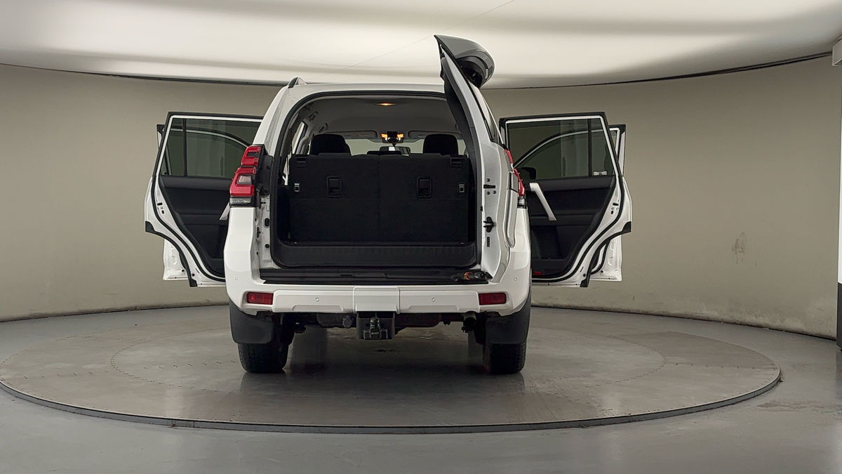 More views of Toyota Land Cruiser