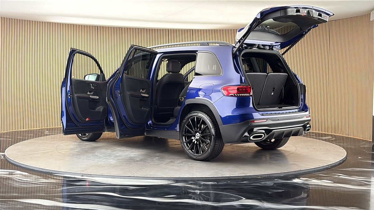 More views of Mercedes-Benz GLB