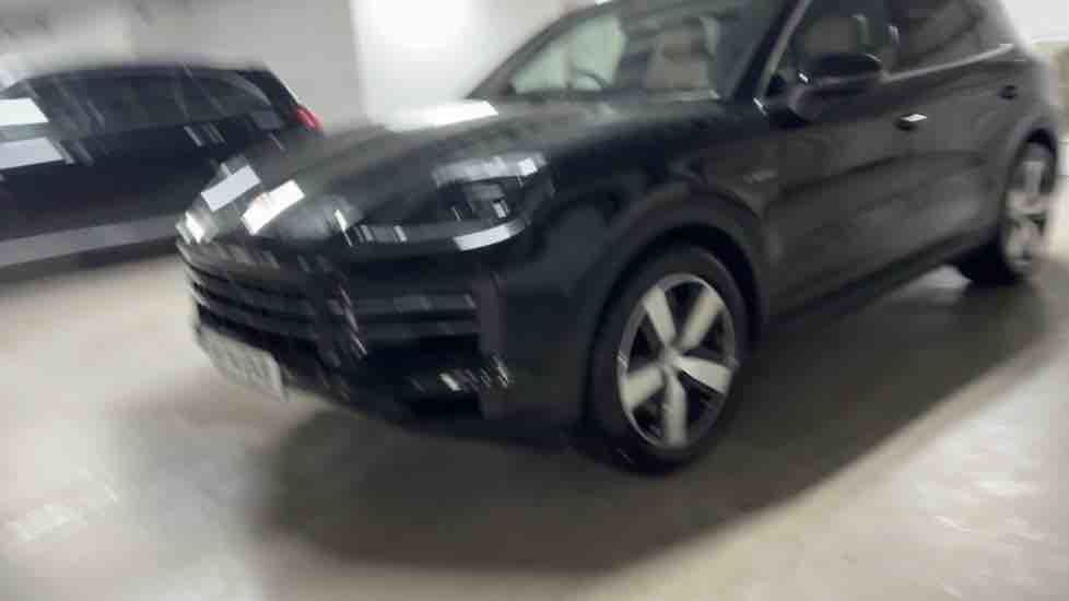 More views of Porsche Cayenne
