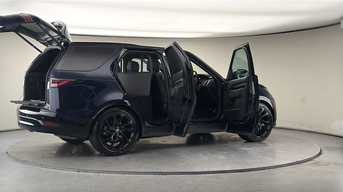 More views of Land Rover Discovery