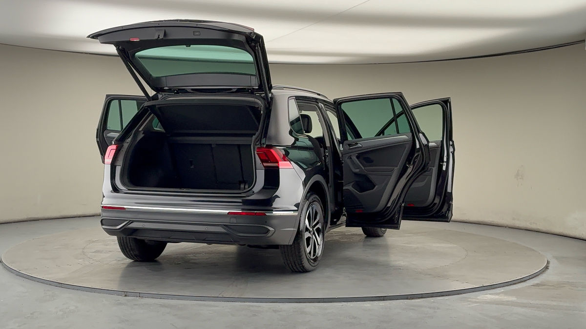 More views of Volkswagen Tiguan