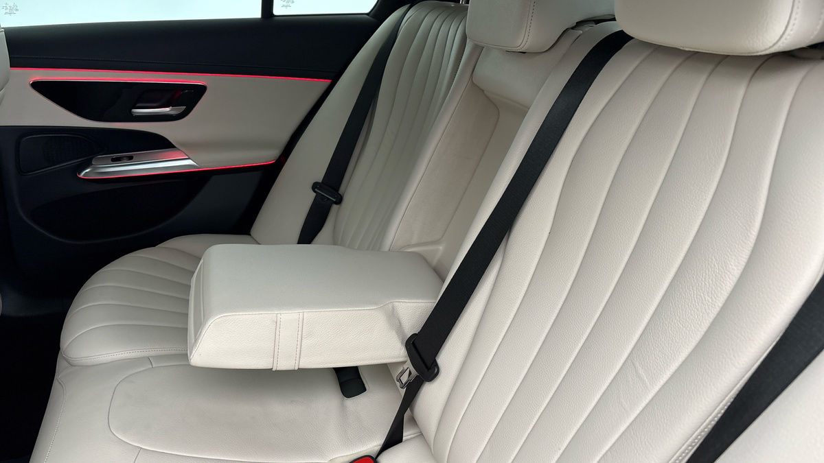 Mercedes-Benz E Class Image 9