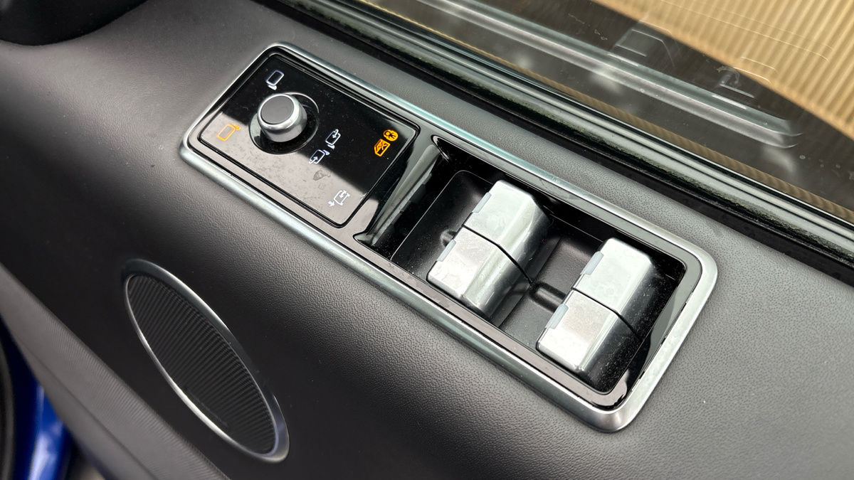 Land Rover Range Rover Sport Image 25