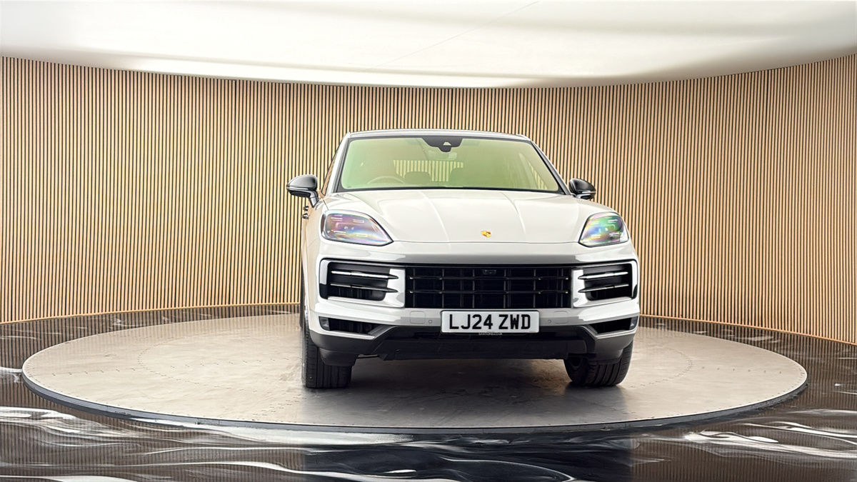 More views of Porsche Cayenne
