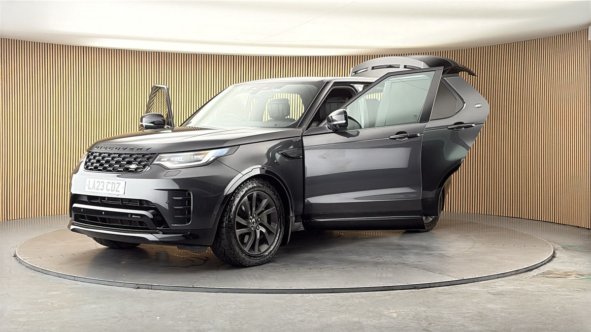 More views of Land Rover Discovery
