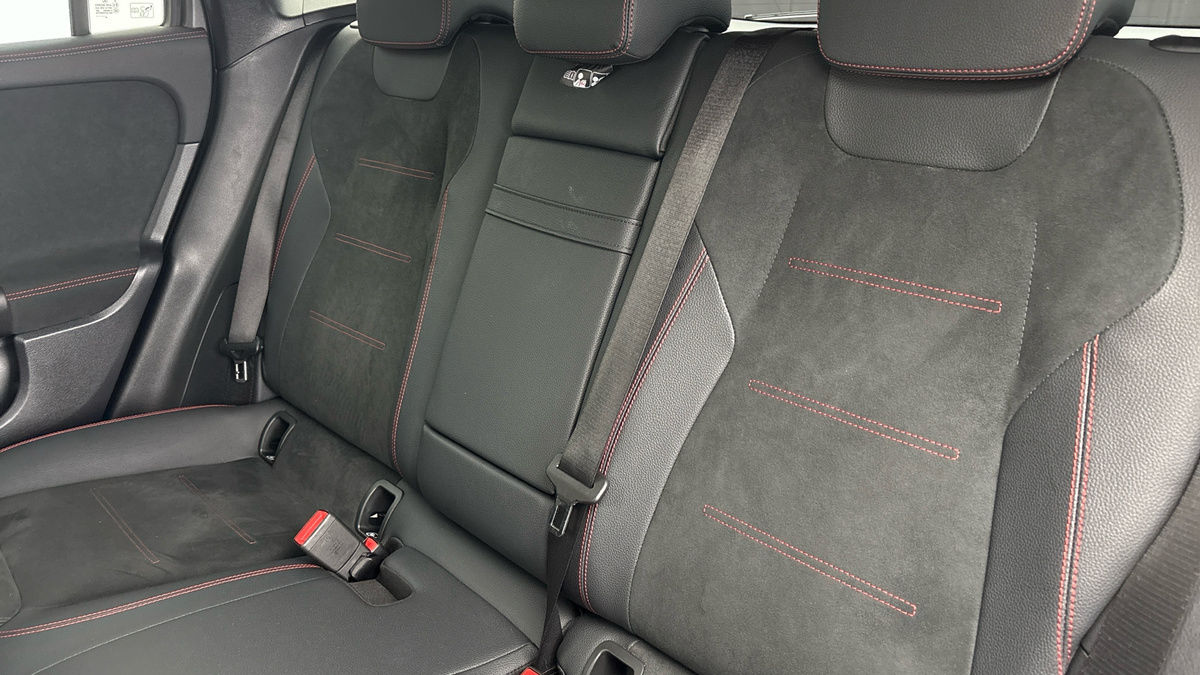 Mercedes-Benz EQA Image 8