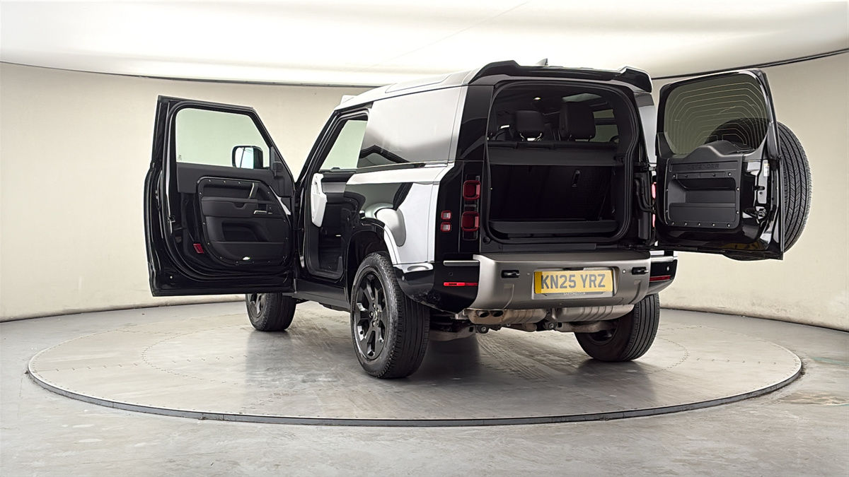 More views of Land Rover Defender 90