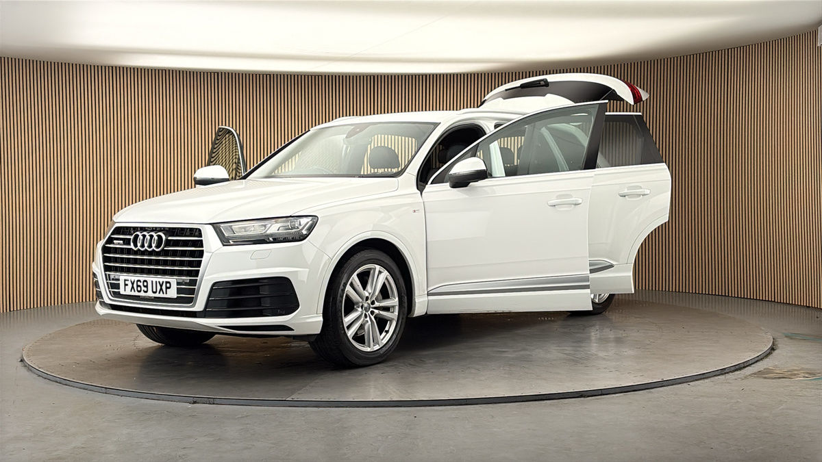 More views of Audi Q7