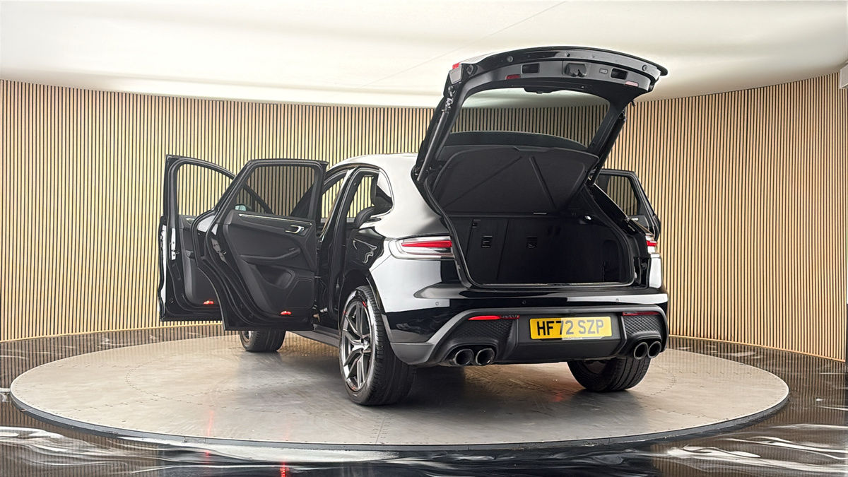 More views of Porsche Macan