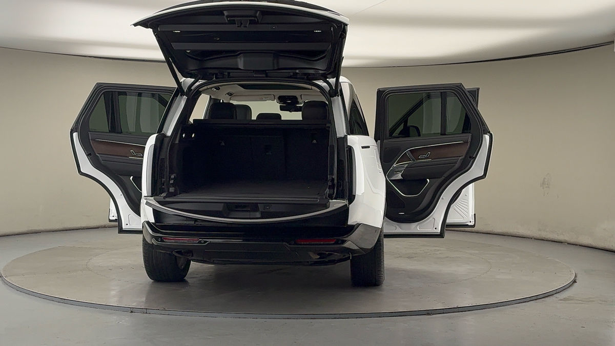 More views of Land Rover Range Rover