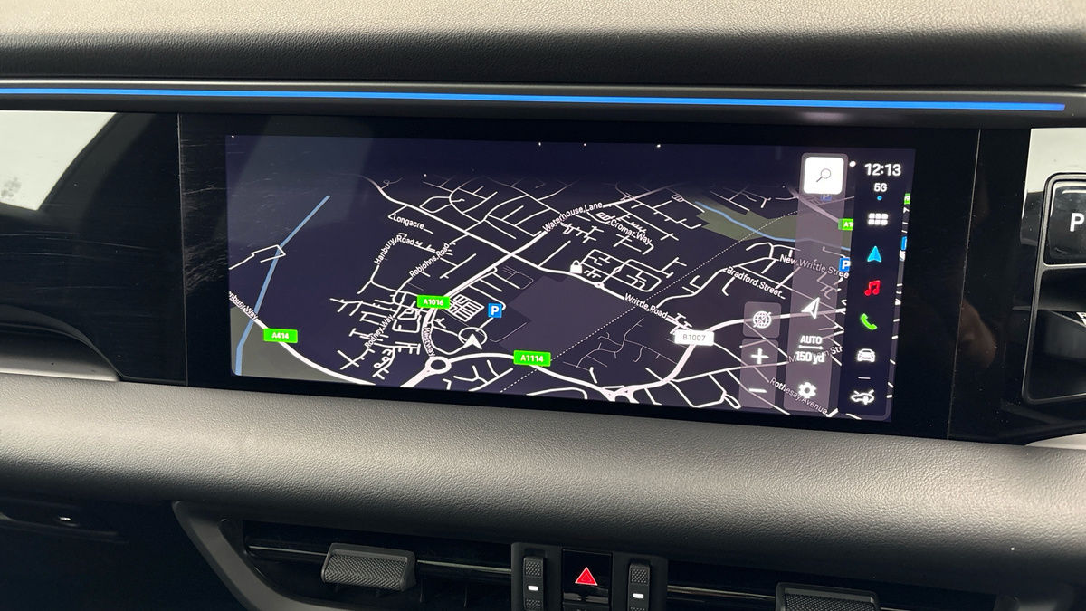 Porsche Macan Image 17