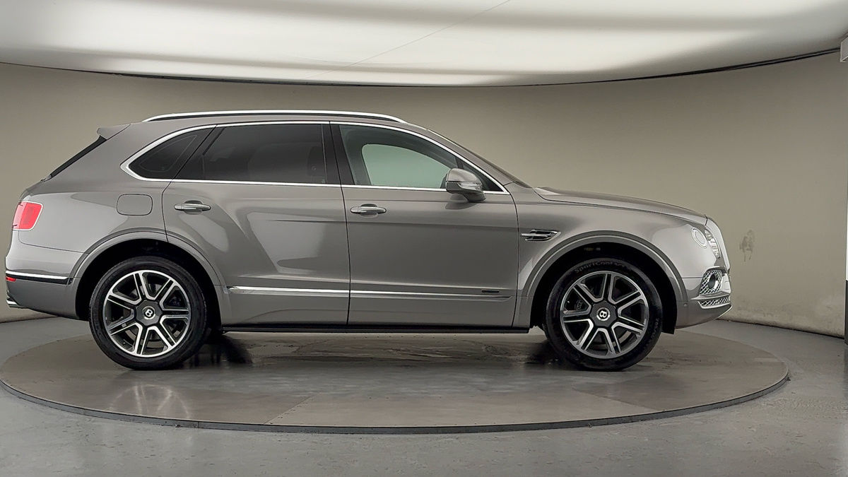 Bentley Bentayga Image 16