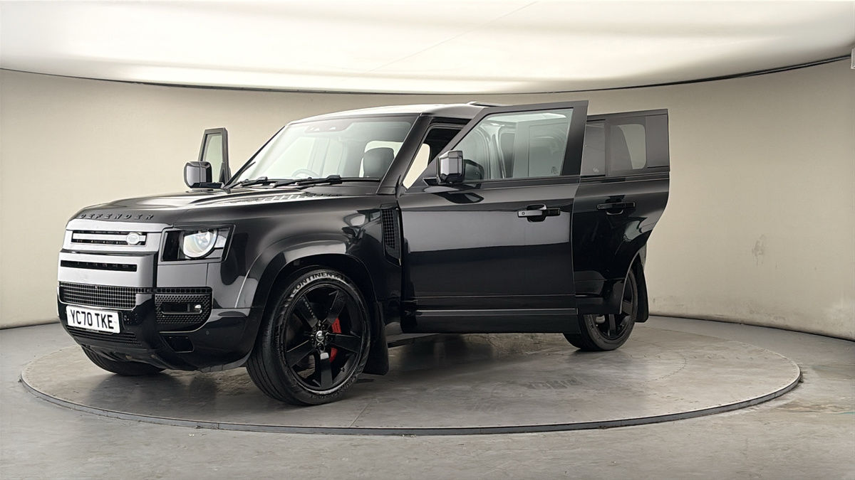 Land Rover Defender 110 Image 22