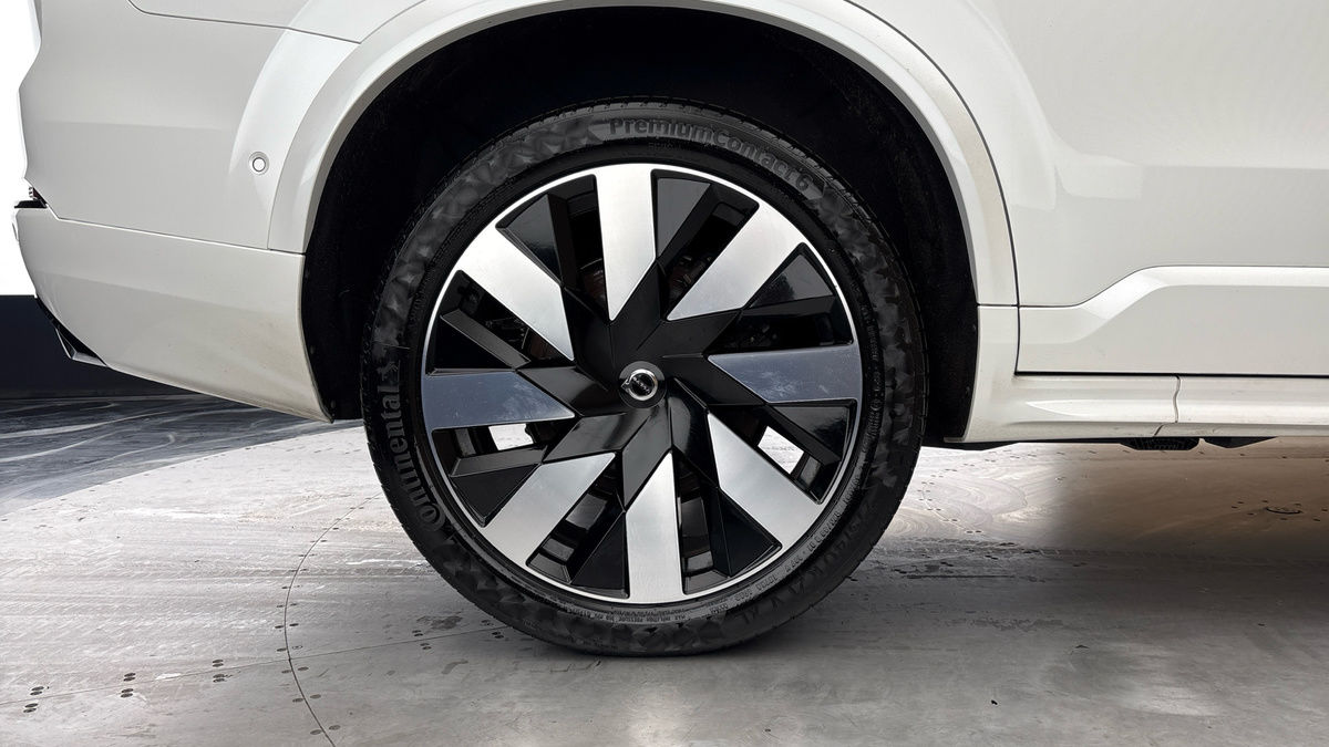 Volvo XC90 Image 10