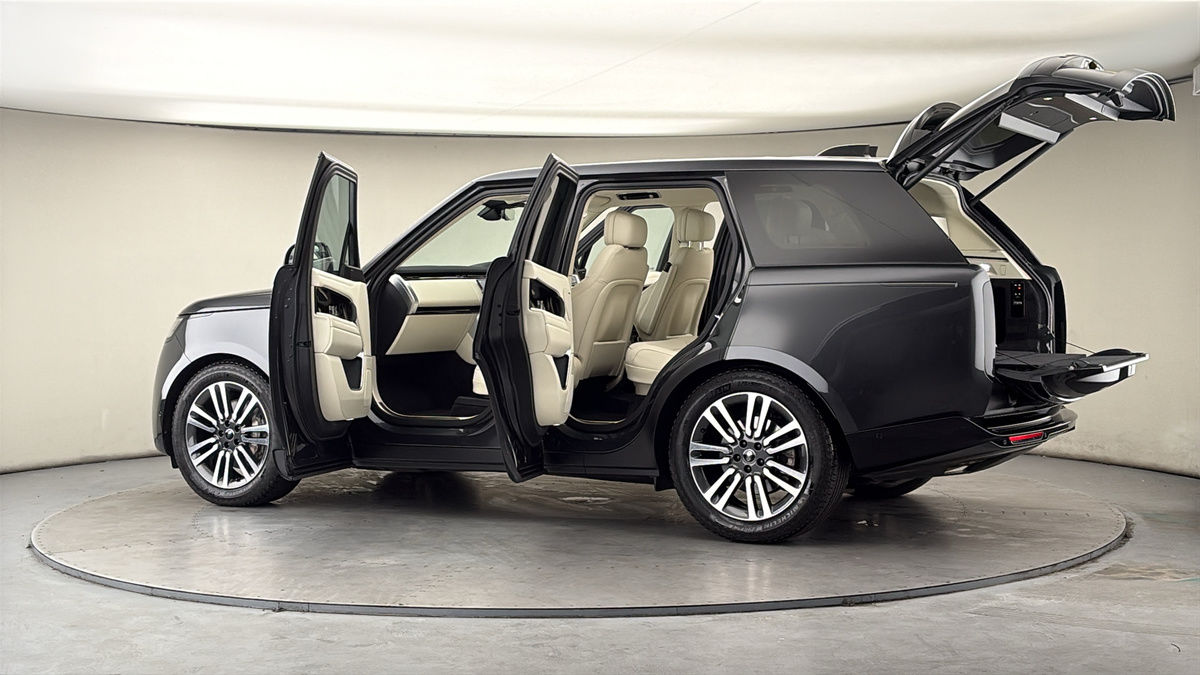 More views of Land Rover Range Rover