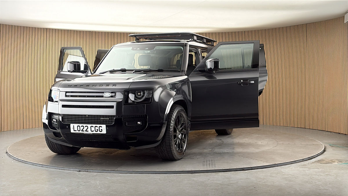 More views of Land Rover Defender 110