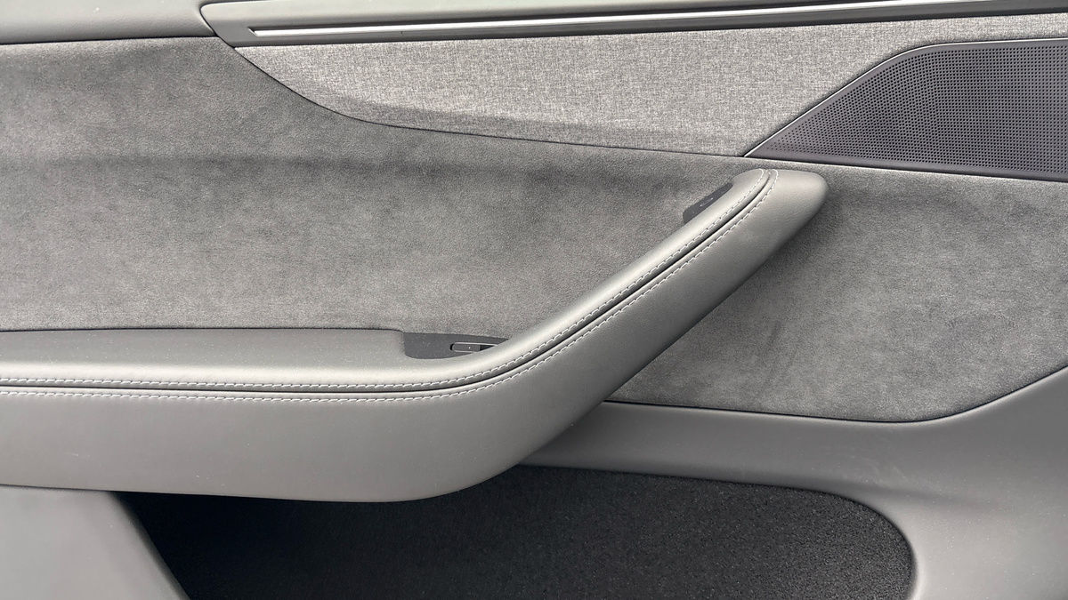 Tesla Model Y Image 19