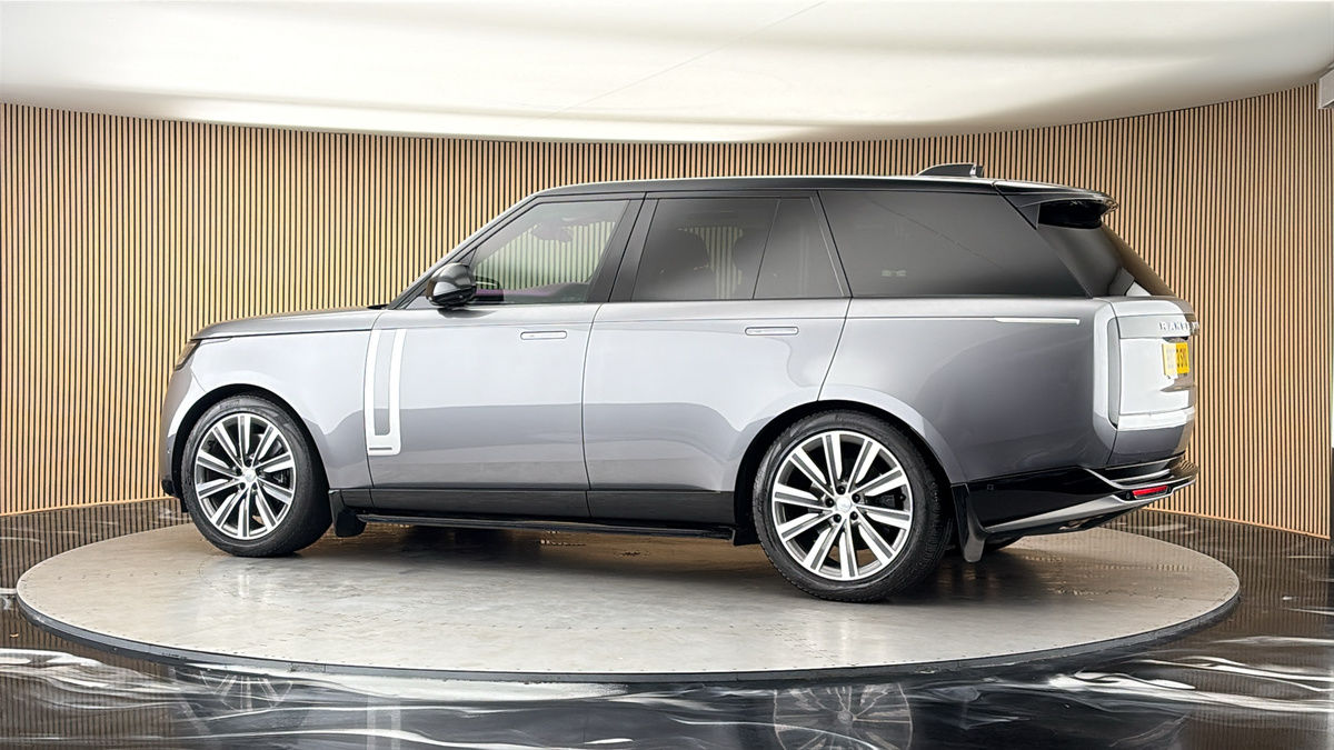 More views of Land Rover Range Rover