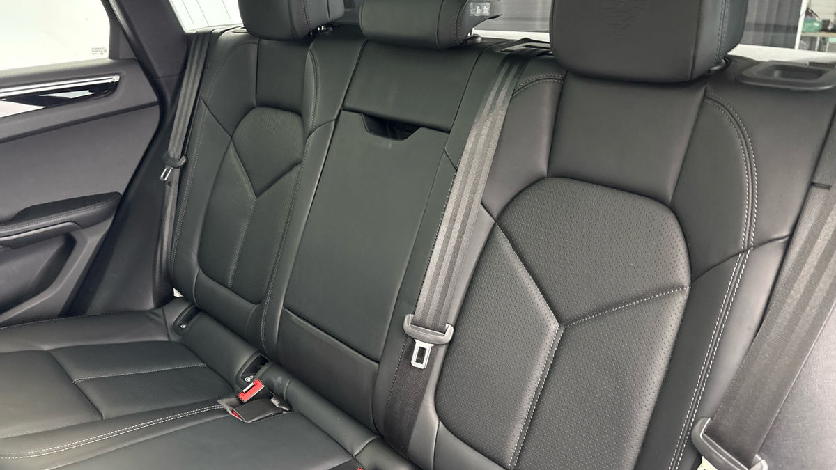 Porsche Macan Image 8