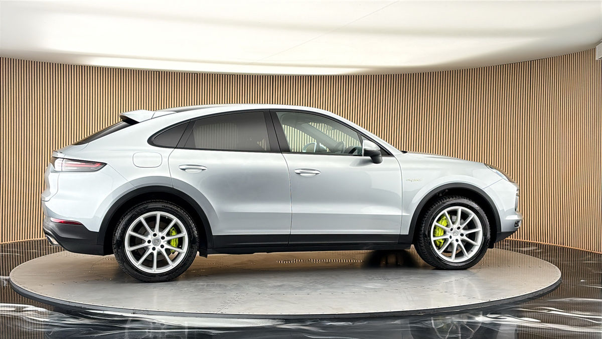 More views of Porsche Cayenne