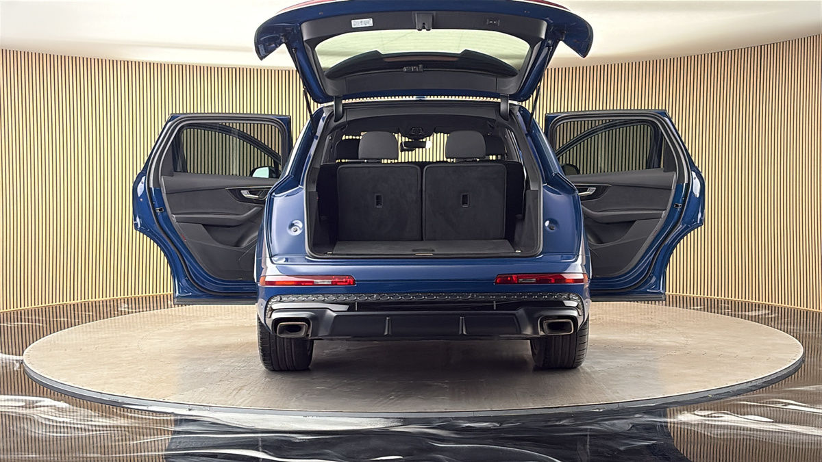 More views of Audi Q7