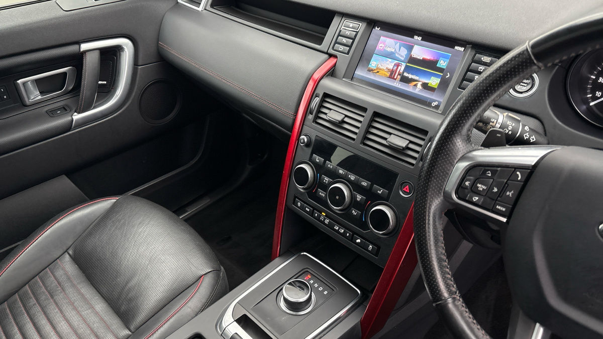 Land Rover Discovery Sport Image 18