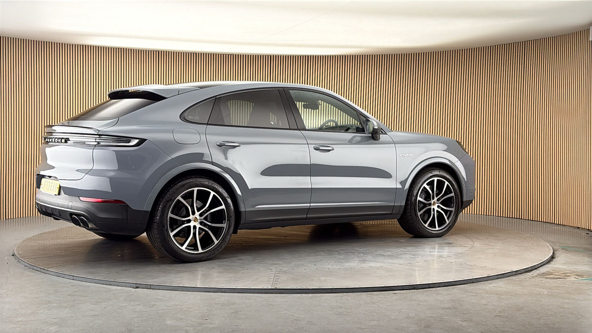 More views of Porsche Cayenne