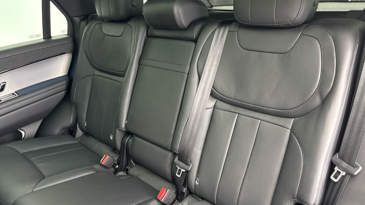 Land Rover Range Rover Sport Image 8