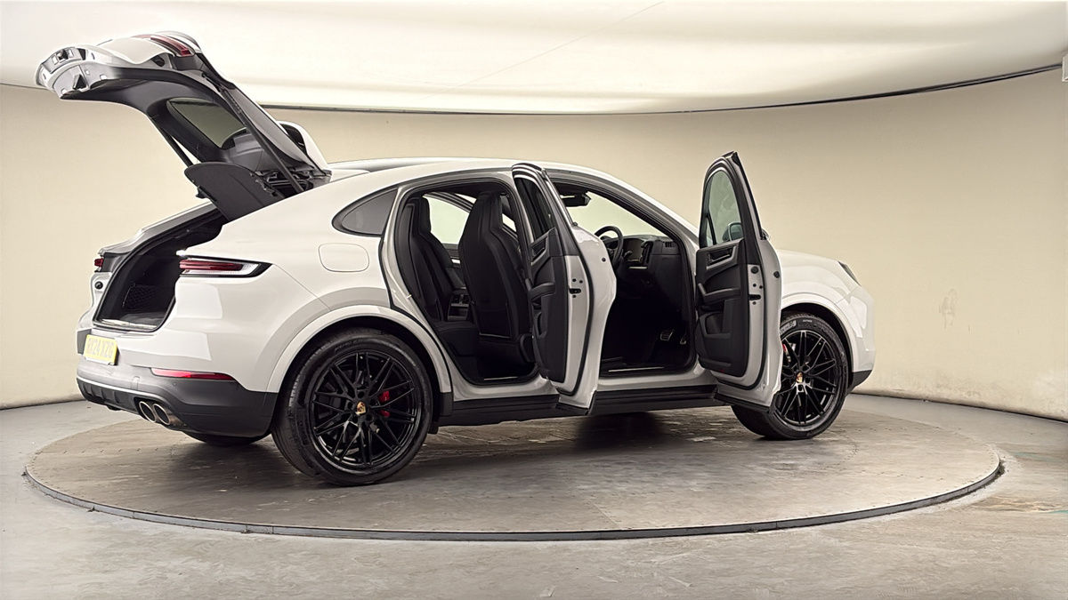 More views of Porsche Cayenne