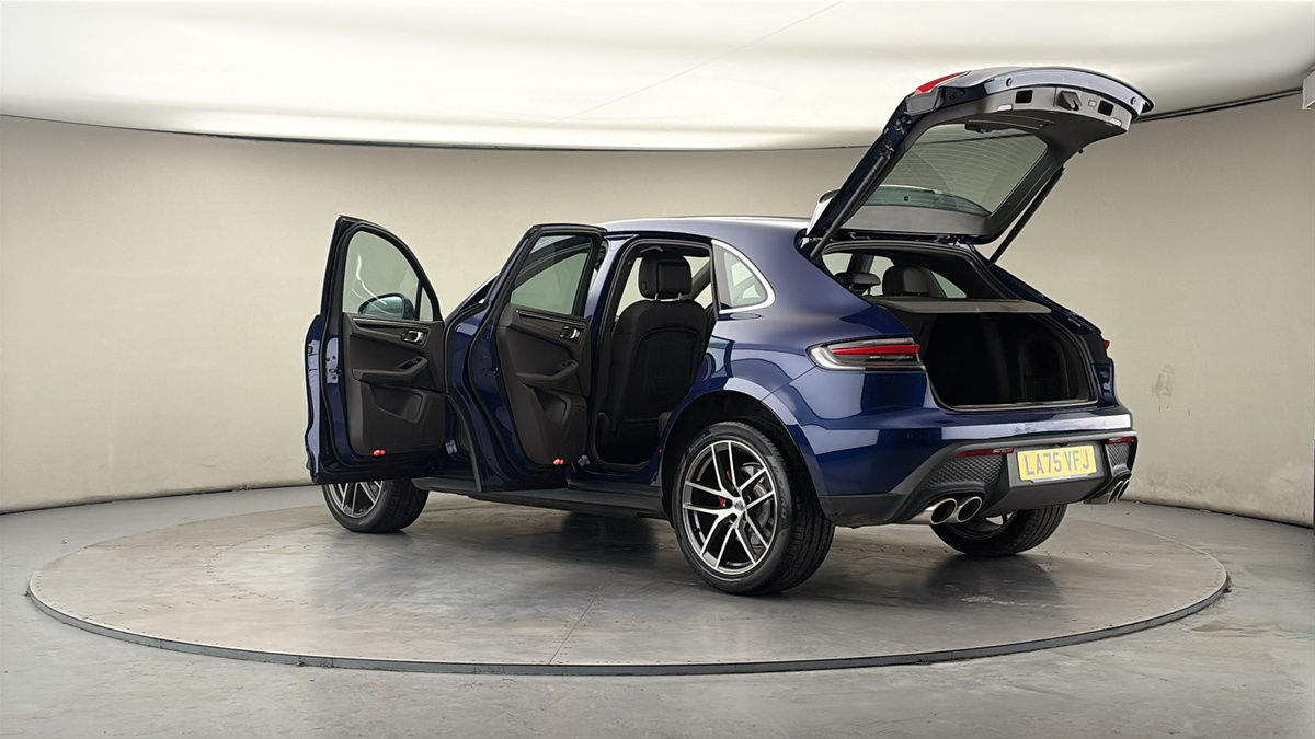 More views of Porsche Macan