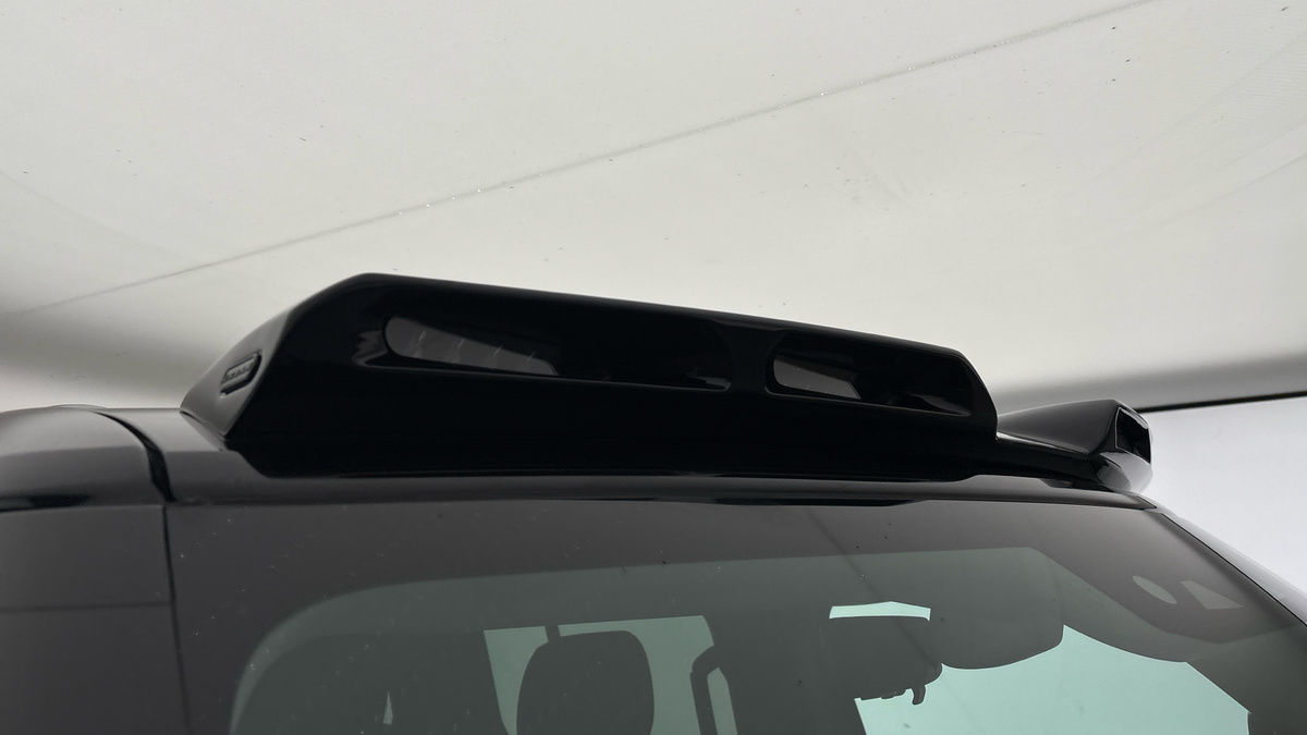 Land Rover Defender 110 Urban Image 38