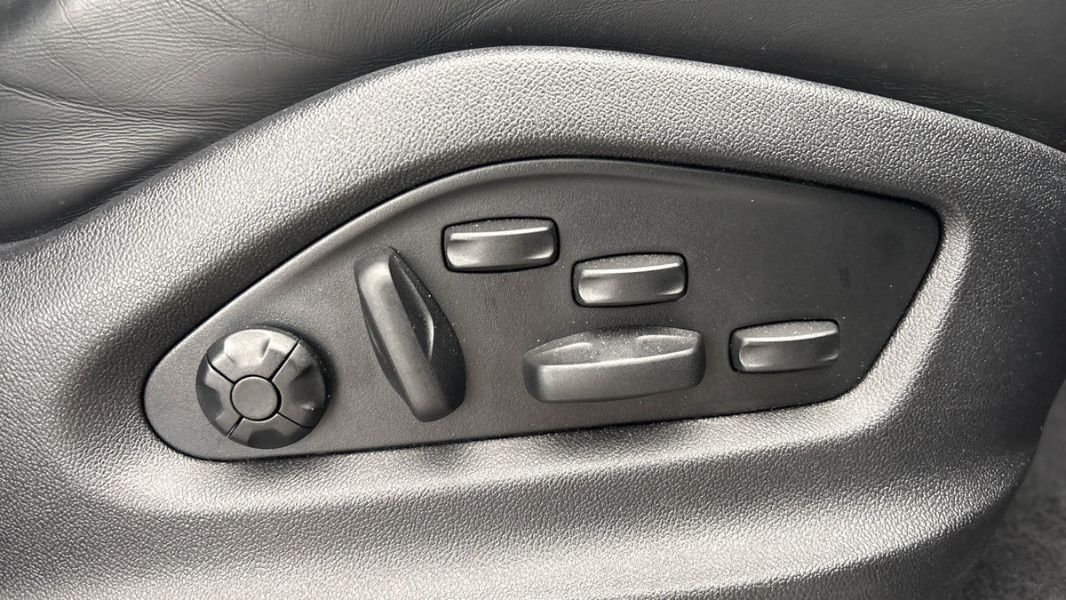 Porsche Cayenne Image 28